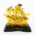 เรือสำเภาจีนสีทอง